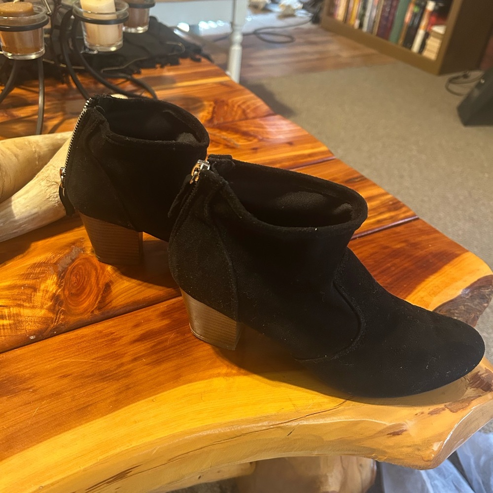 Qupid Black Ankle Boots with Brown Heel
